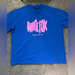 Pre loved White Fox Blue T-Shirt with Pink Logo